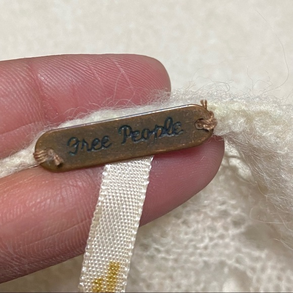 Free People Bell Sleeve Cream Crochet Ruffle Knit Sweater Top XS - Picture 8 of 12